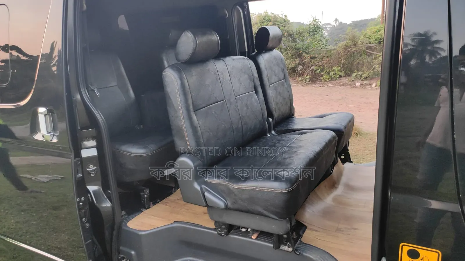 Toyota HiAce 2014 Black