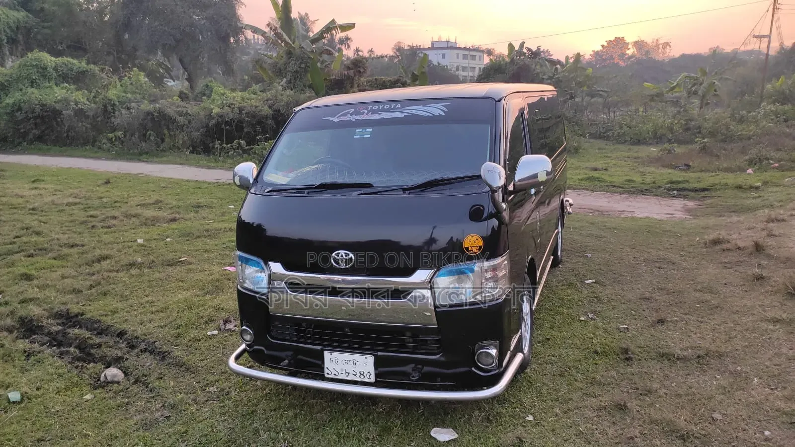 Toyota HiAce 2014 Black