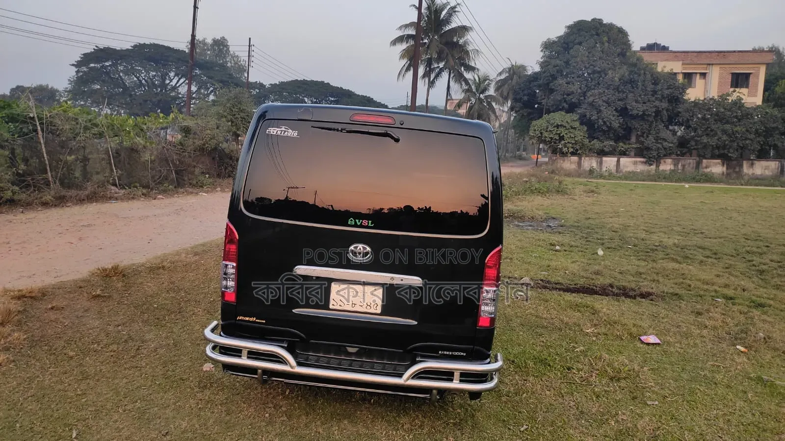 Toyota HiAce 2014 Black