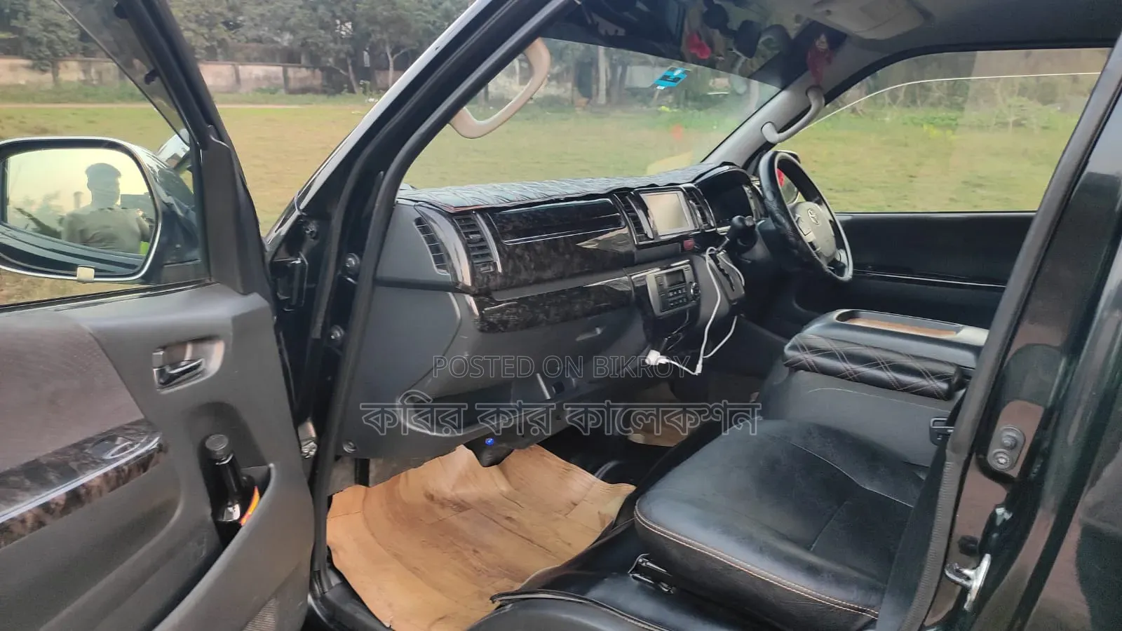 Toyota HiAce 2014 Black