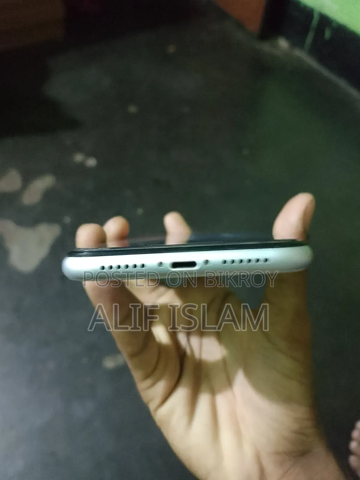 Apple iPhone XR 64 GB White