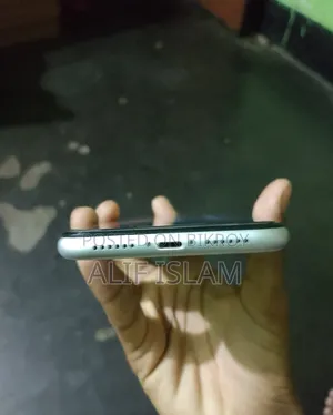 Apple iPhone XR 64 GB White
