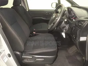 Toyota Noah 2.0 FWD (7 Seater) 2021 Silver