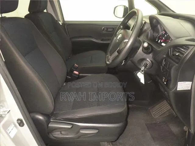 Toyota Noah 2.0 FWD (7 Seater) 2021 Silver