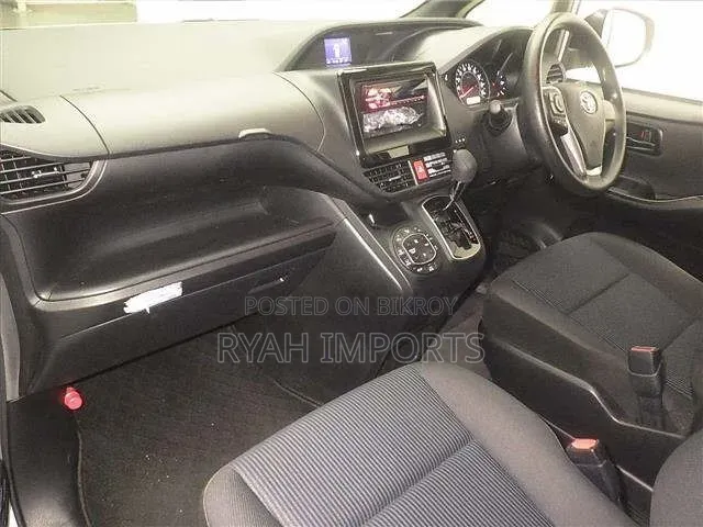 Toyota Noah 2.0 FWD (7 Seater) 2021 Silver