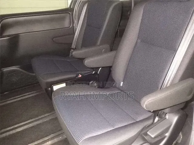 Toyota Noah 2.0 FWD (7 Seater) 2021 Silver