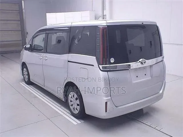 Toyota Noah 2.0 FWD (7 Seater) 2021 Silver