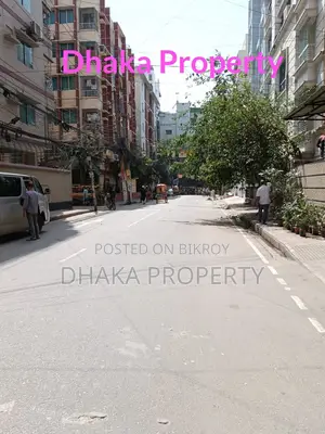 50ft Road 5 Katha Lake Park North at Sector-11