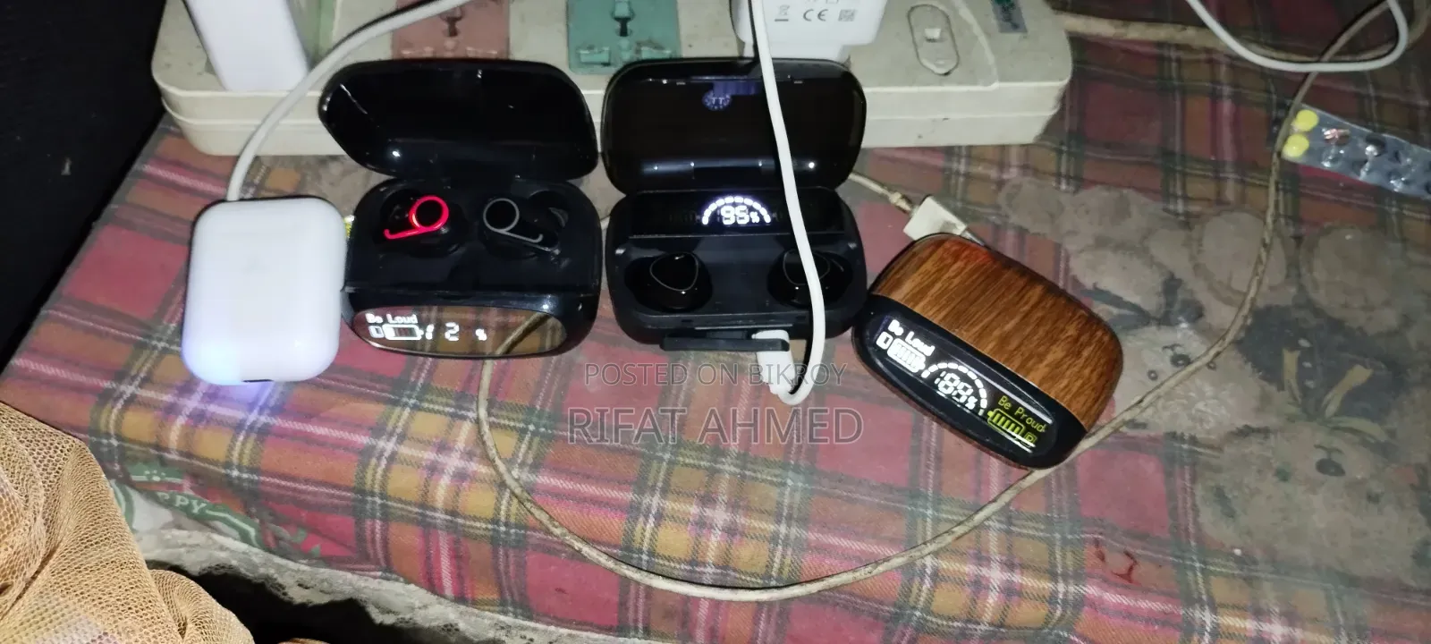 তিনটি ওকে ভালো কোয়ালিটির গান বাজে একটা একটু প্রবলেম