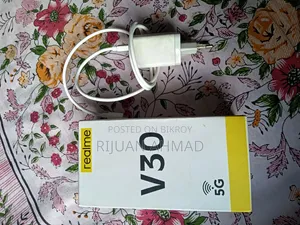 Realme V30 128 GB Gold