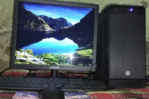 Desktop Computer Asus 8GB Intel Core i5 HDD 500GB