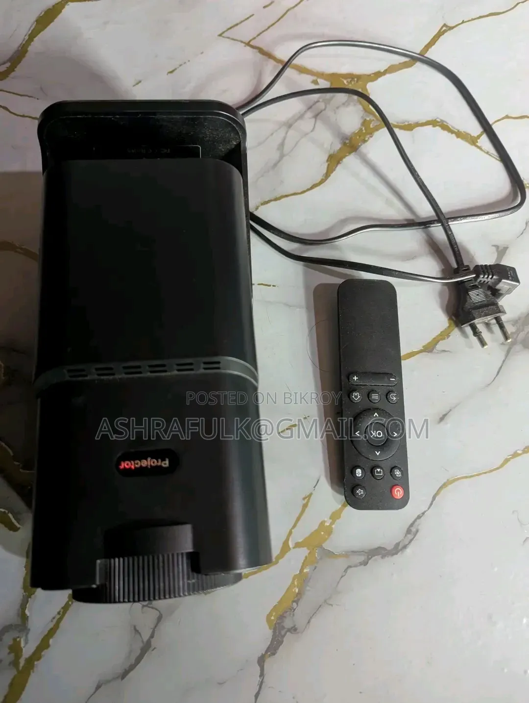 প্রজেক্টর Hy৩২০ বিগ