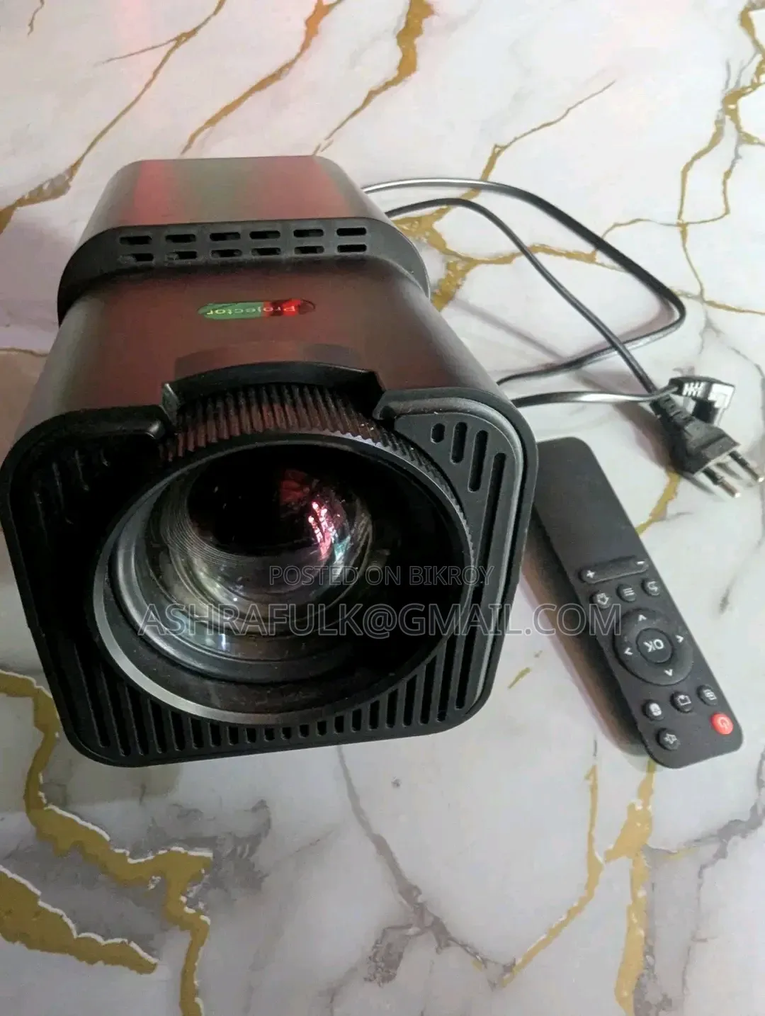 প্রজেক্টর Hy৩২০ বিগ