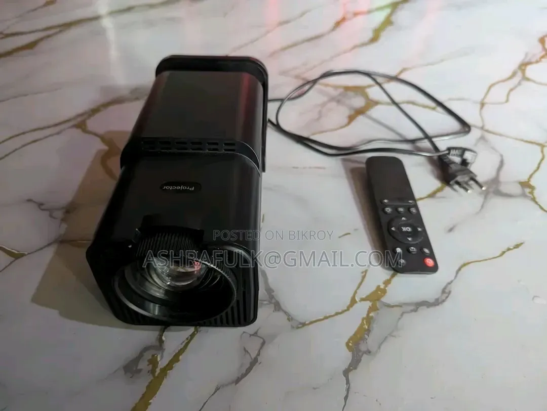 প্রজেক্টর Hy৩২০ বিগ