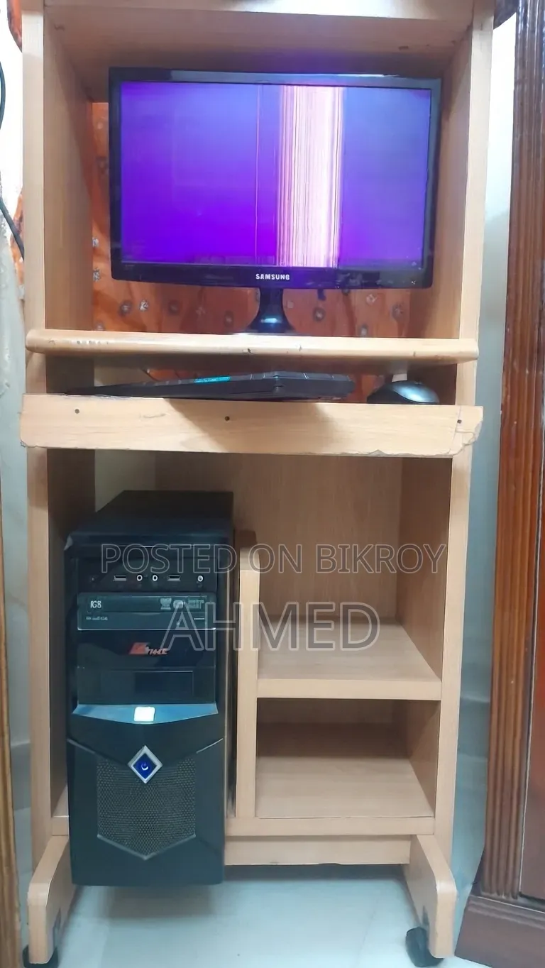 Desktop Computer 4GB Intel Pentium HDD+SSD 640GB