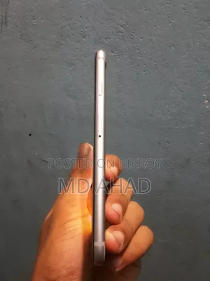 Apple iPhone 6 16 GB Black
