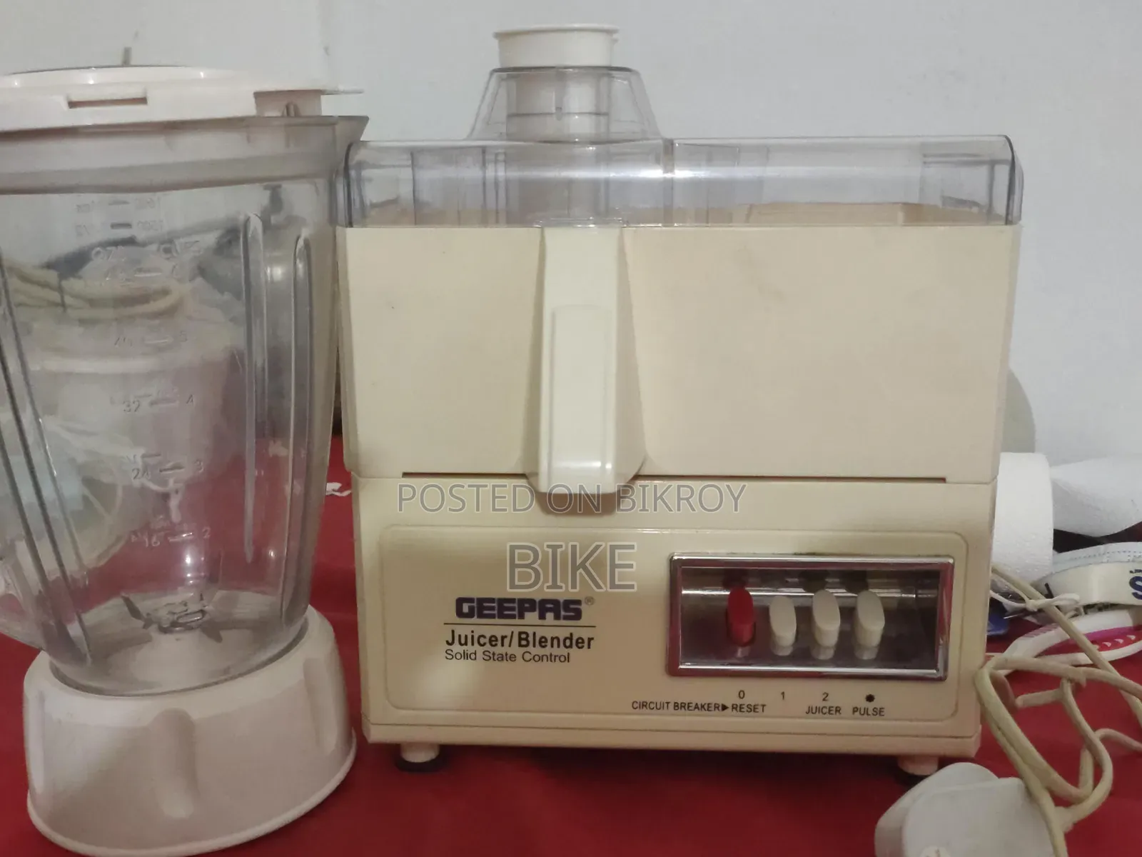 Geepas Juicer/Blender.