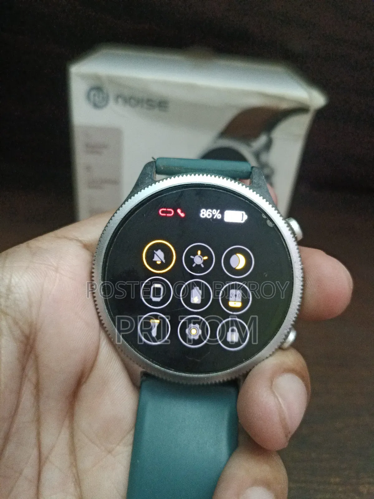 Noisefit Halo Smartwatch