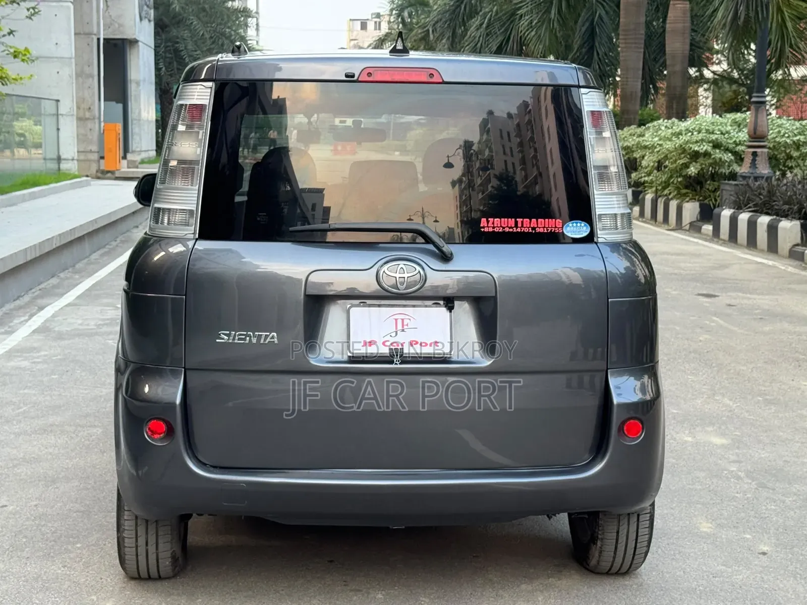 Toyota Sienta 2012 Gray