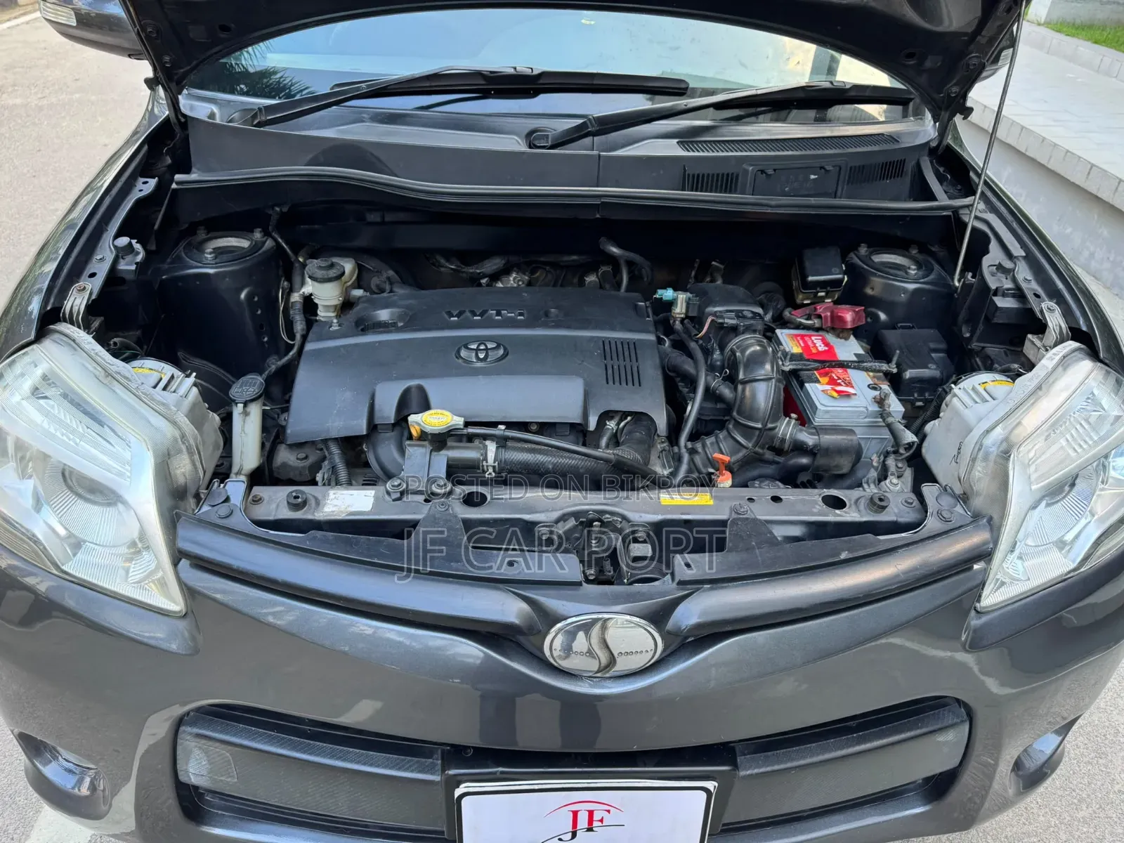 Toyota Sienta 2012 Gray