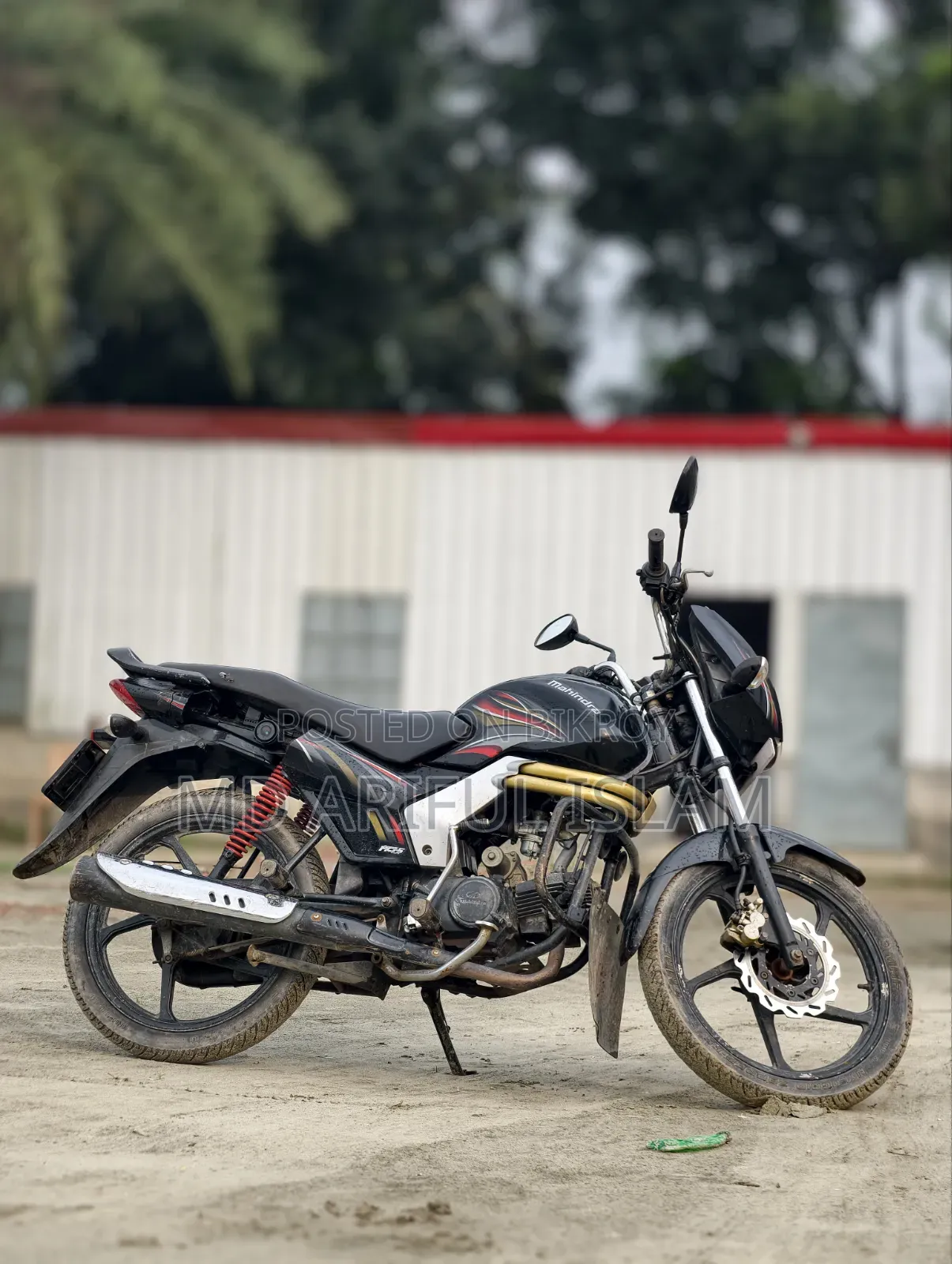 মাহিন্দ্রা সেঞ্চুরো ২০১৬ ব্ল্যাক