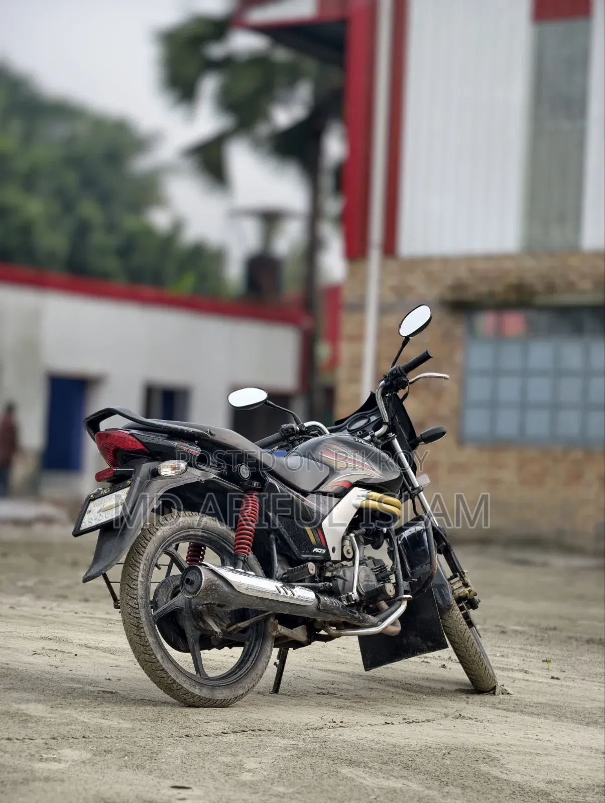 মাহিন্দ্রা সেঞ্চুরো ২০১৬ ব্ল্যাক