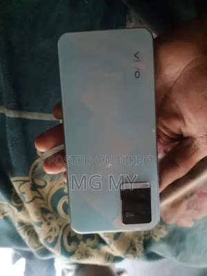 Vivo Y21 64 GB White