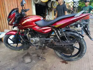 বাজাজ পালসার ১৫০ ২০১৮ লাল