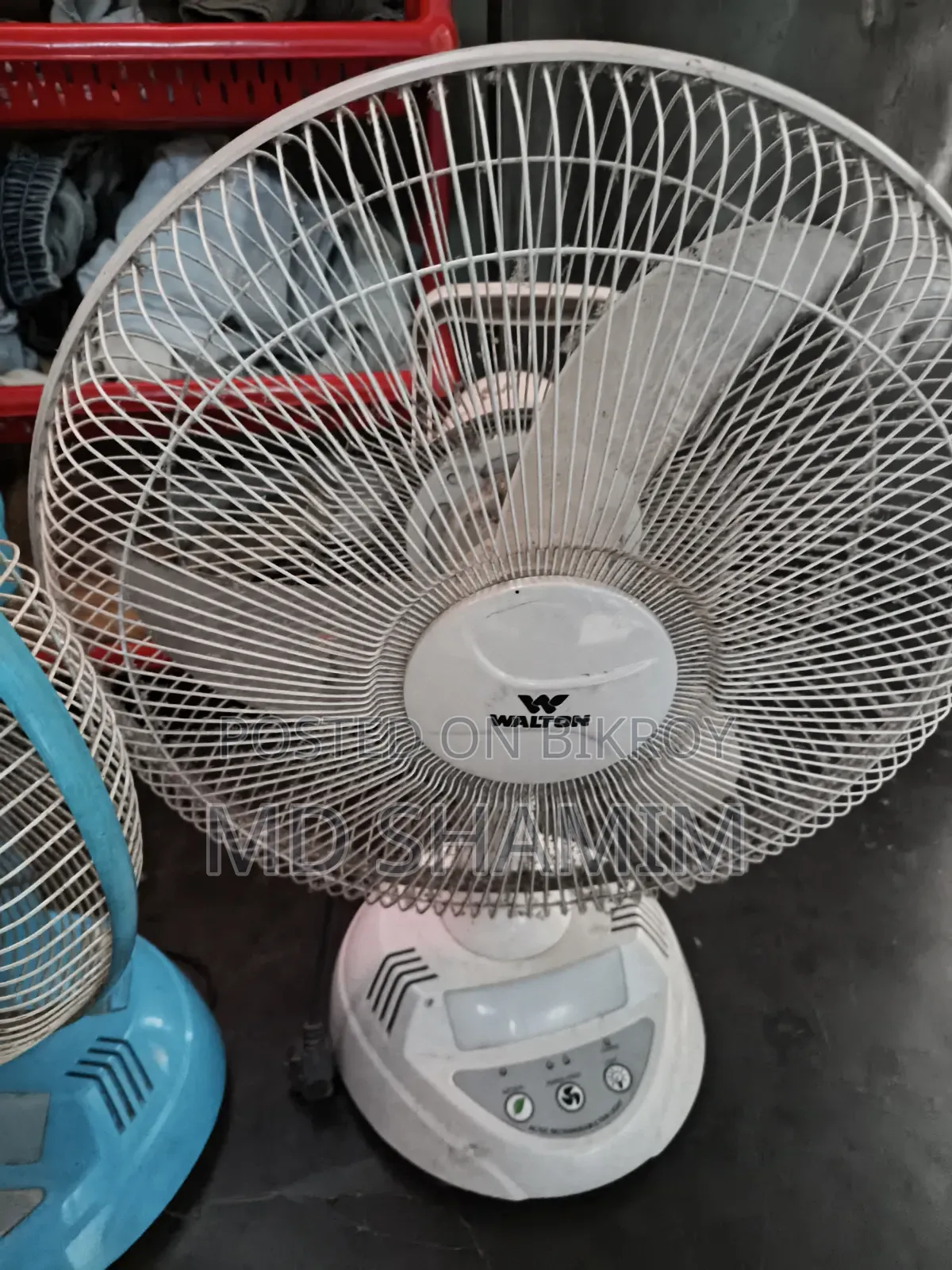 চাজার ফ্যান
