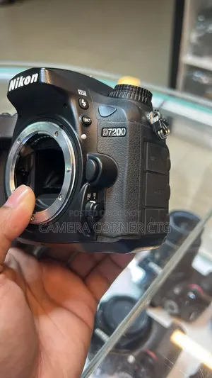 Nikon D7200