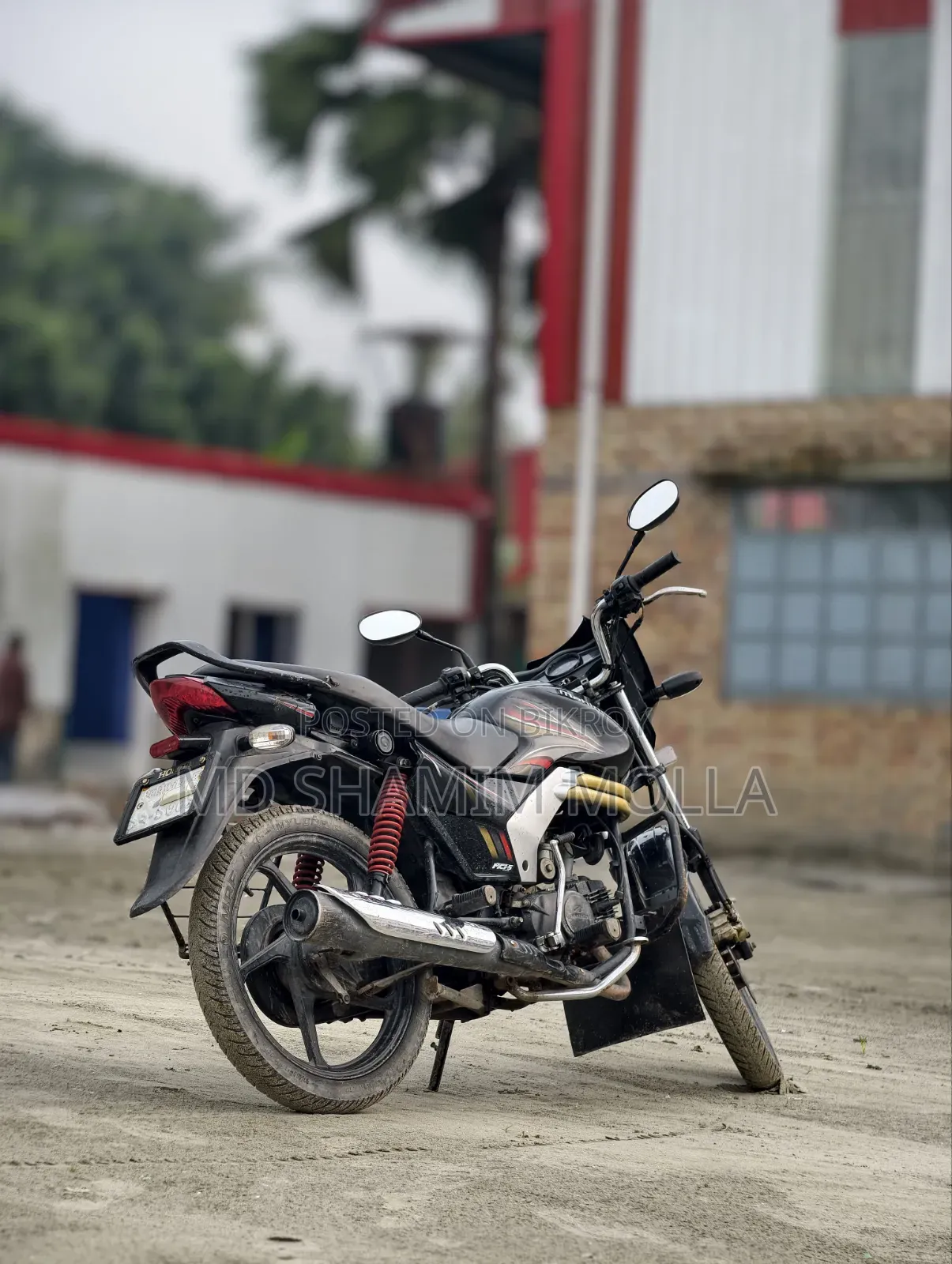 মহিন্দ্রা সেঞ্চুরো ২০১৬ ব্ল্যাক