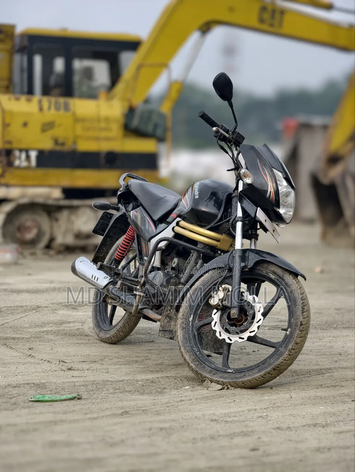 মহিন্দ্রা সেঞ্চুরো ২০১৬ ব্ল্যাক