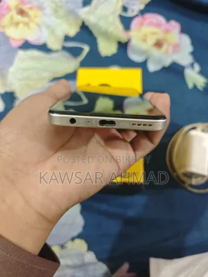 রিয়েলমি ১০ ৬৪ জিবি সাদা
