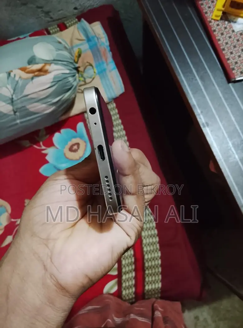 ZTE nubia V70 Design 128 GB Orange