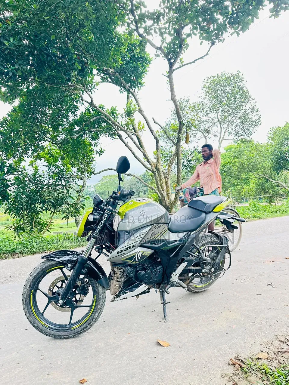 Suzuki Gixxer 2025 Gray
