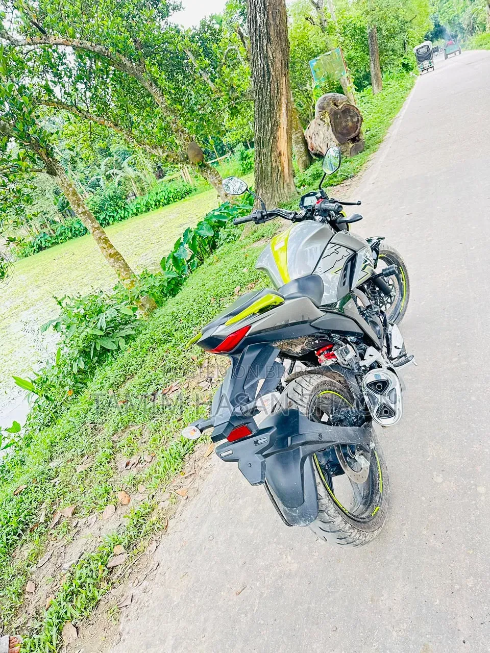 Suzuki Gixxer 2025 Gray