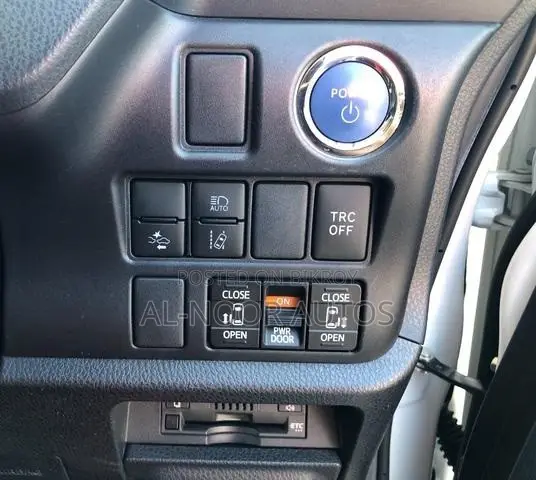 Toyota Noah 1.8 FWD Hybrid (7 Seater) 2021 Pearl