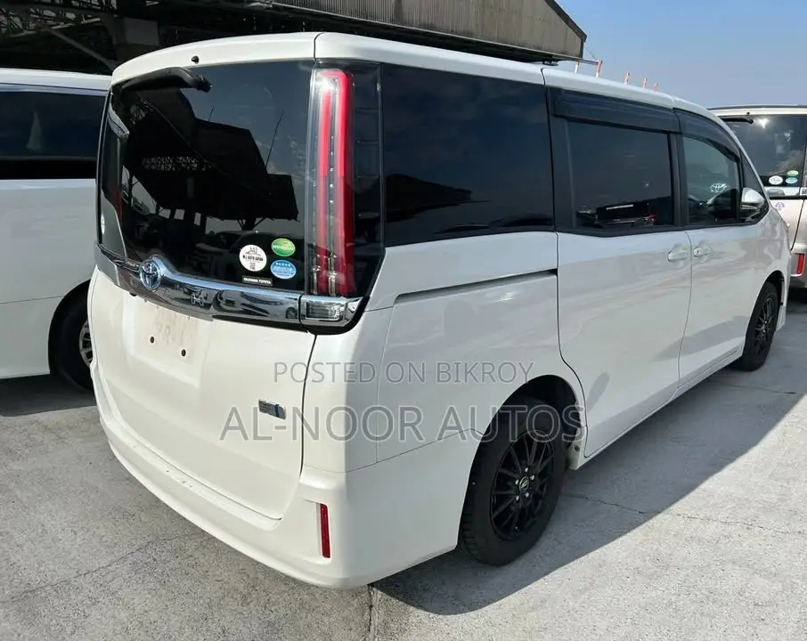 Toyota Noah 1.8 FWD Hybrid (7 Seater) 2021 Pearl