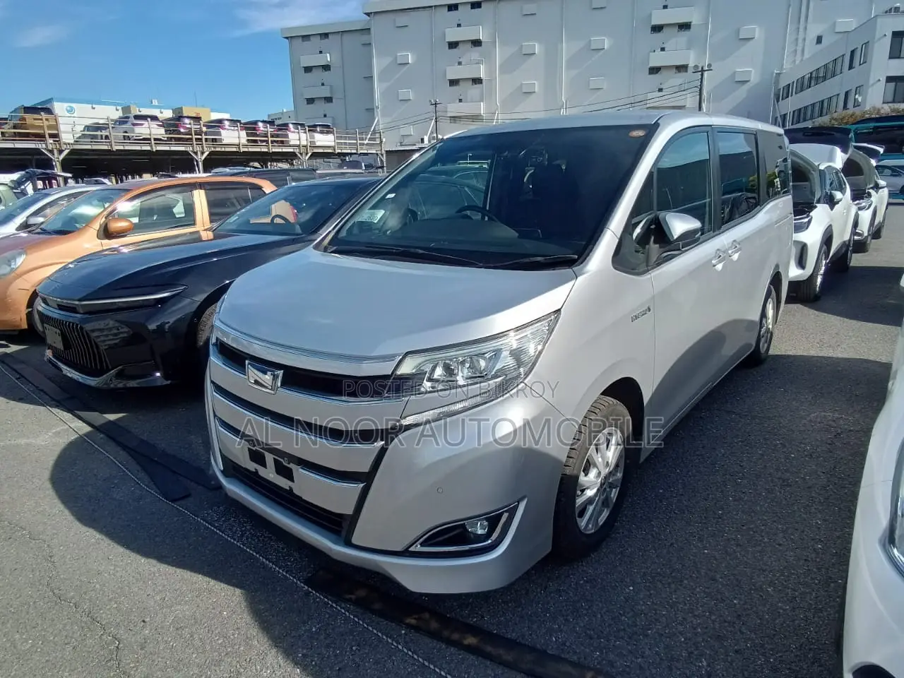 Toyota Noah 2021 Silver