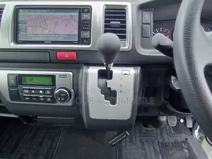 Toyota HiAce 2021 White