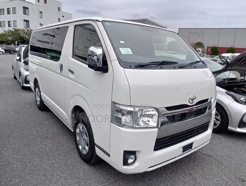 Toyota HiAce 2021 White