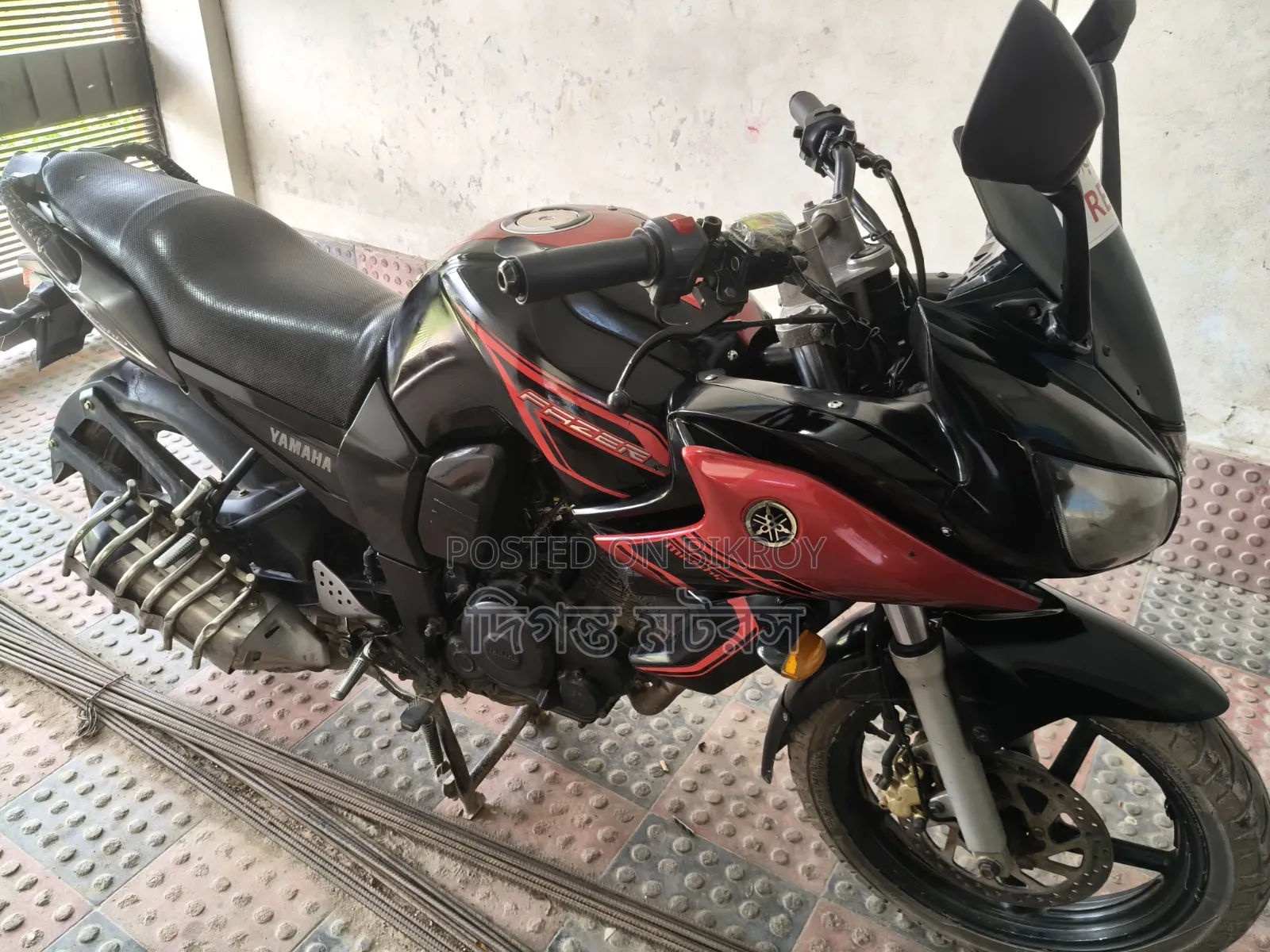Yamaha Fazer V1 2015 Red