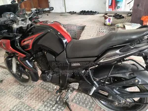 Yamaha Fazer V1 2015 Red