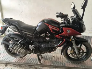 Yamaha Fazer V1 2015 Red