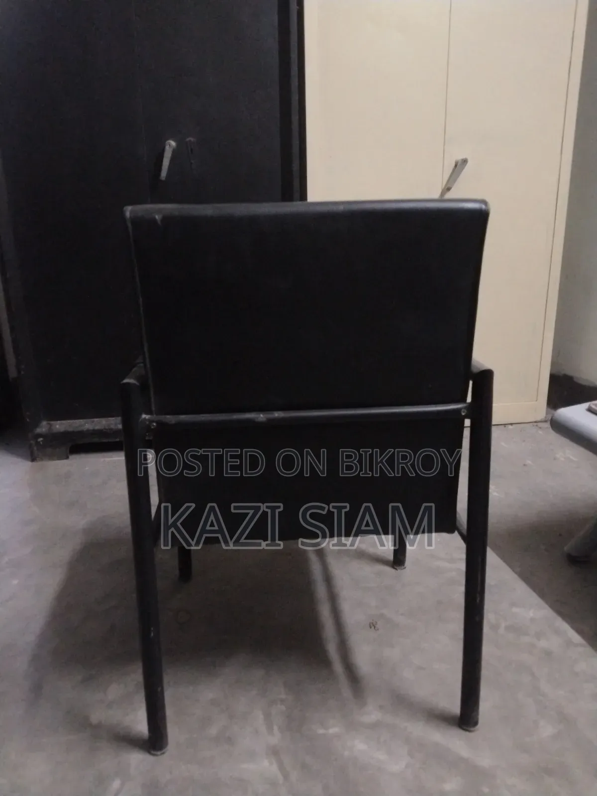 Fresh and New Condition Chair