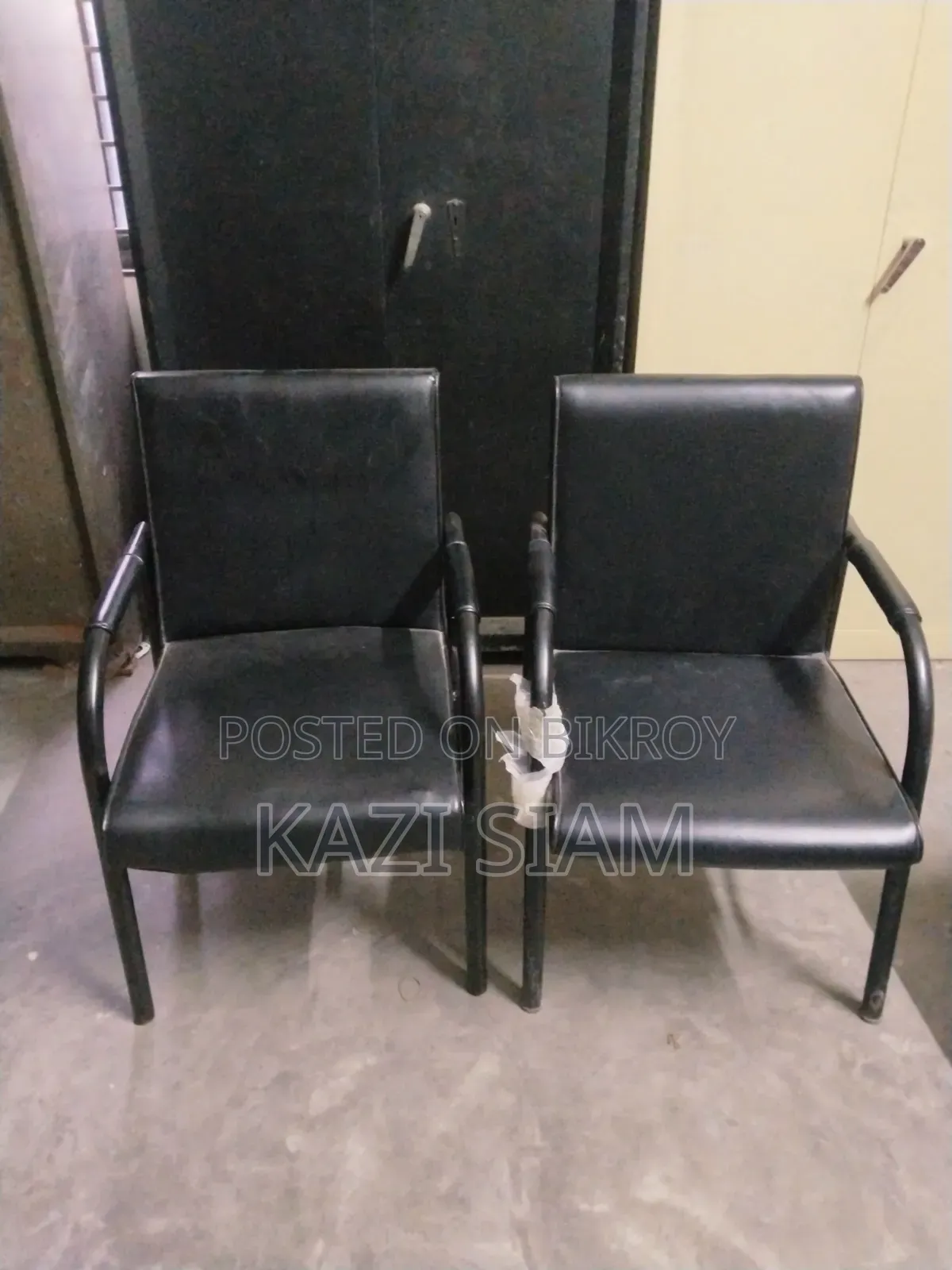 Fresh and New Condition Chair