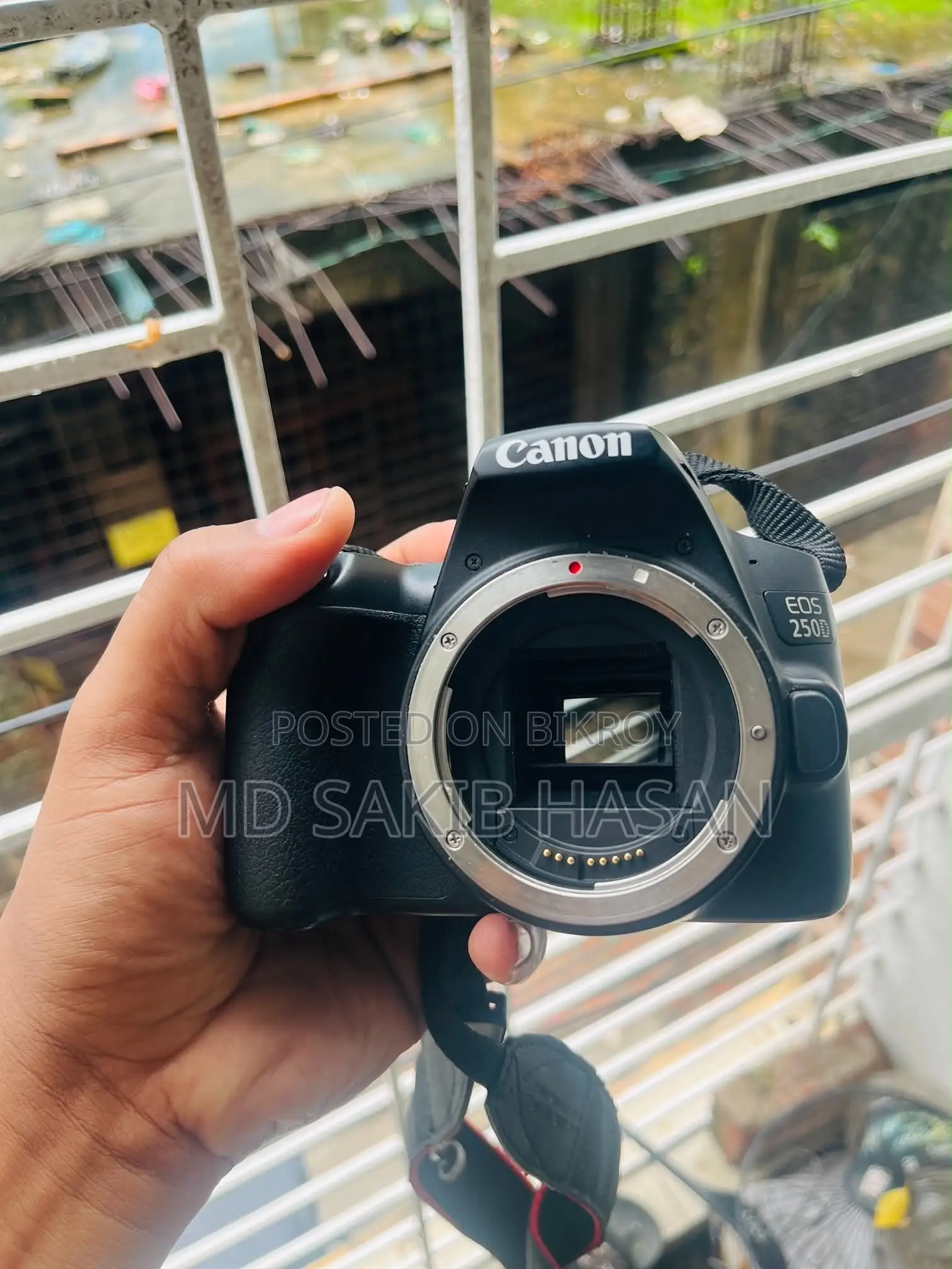 Canon 250 D Camera