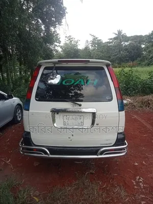 Toyota Noah 2006 White