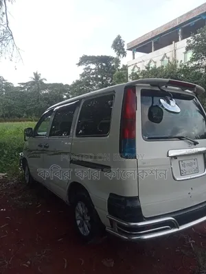 Toyota Noah 2006 White