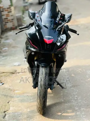 Yamaha R1 2022 Black